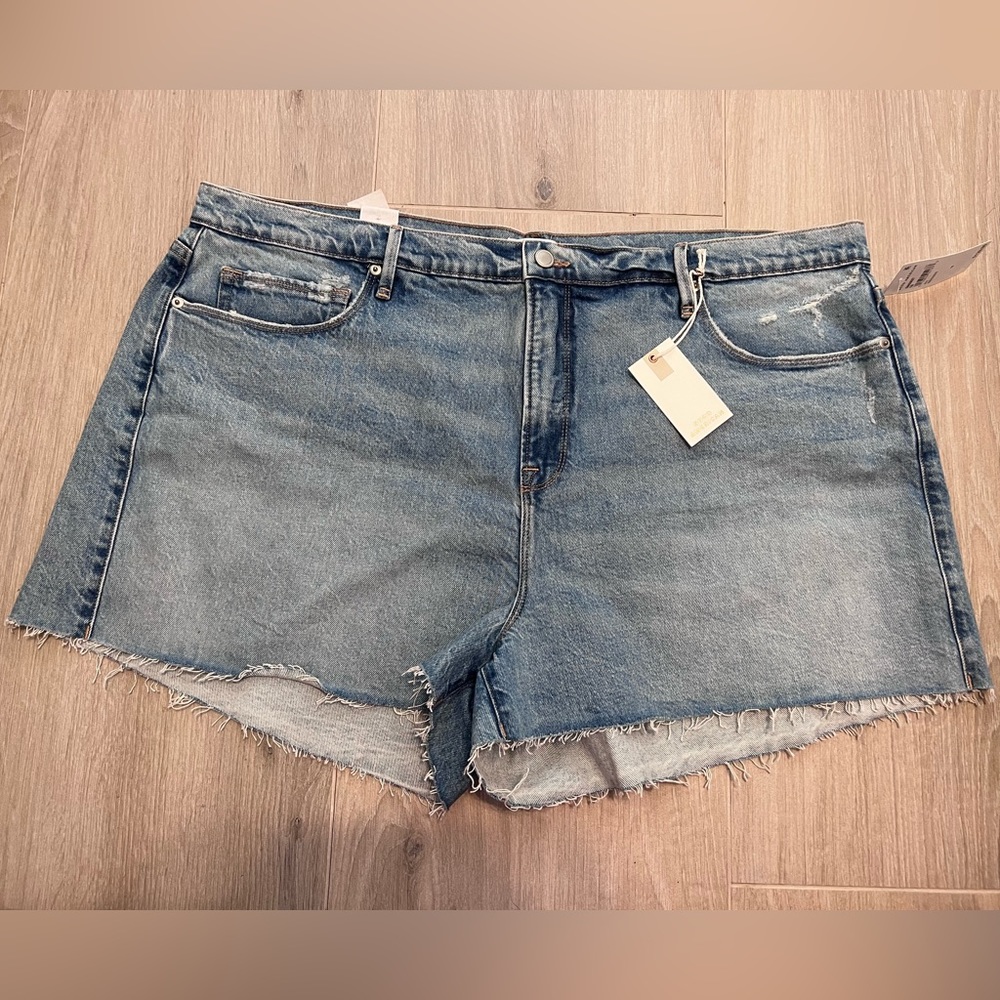 NWT Good American 90s High Rise Denim Short